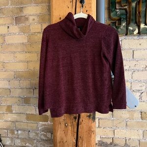 W5 Burgundy Cropped 3/4 Sleeve Turtleneck Sweater
